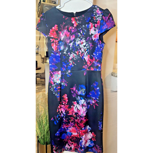 BETSEY JOHNSON Floral Sheath Dress SZ 8 Cap Sleeve - Picture 2 of 6